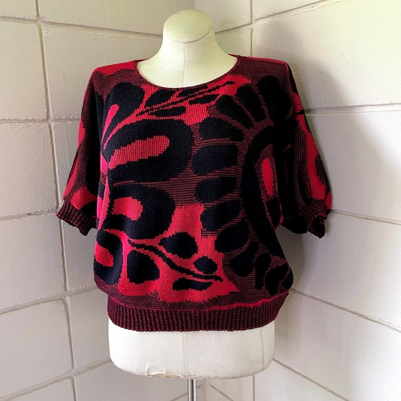 Vintage Sweaters - Vintage 80s Black and Red Mod Look Floral Sweater Dolman Short Sleeves Size M L